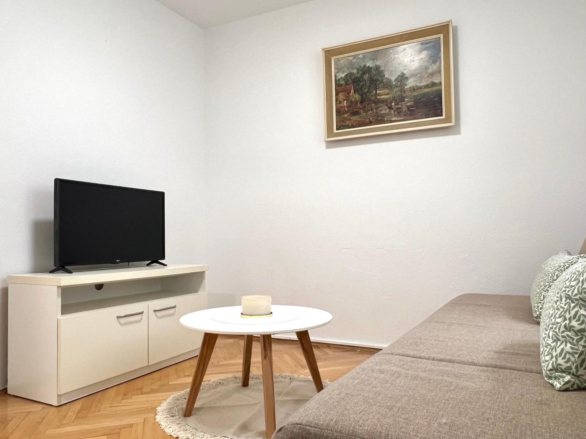 Apartman Lucijan Kaštela Eksteriør billede