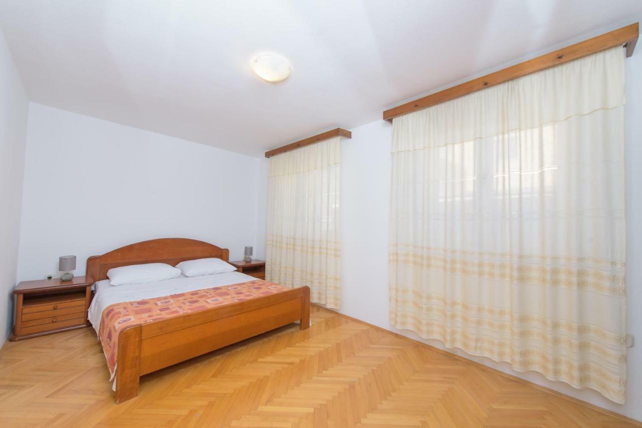 Apartman Lucijan Kaštela Eksteriør billede