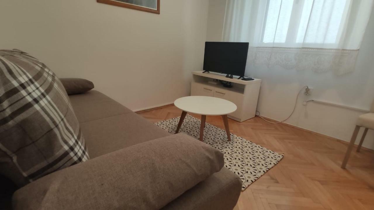 Apartman Lucijan Kaštela Eksteriør billede