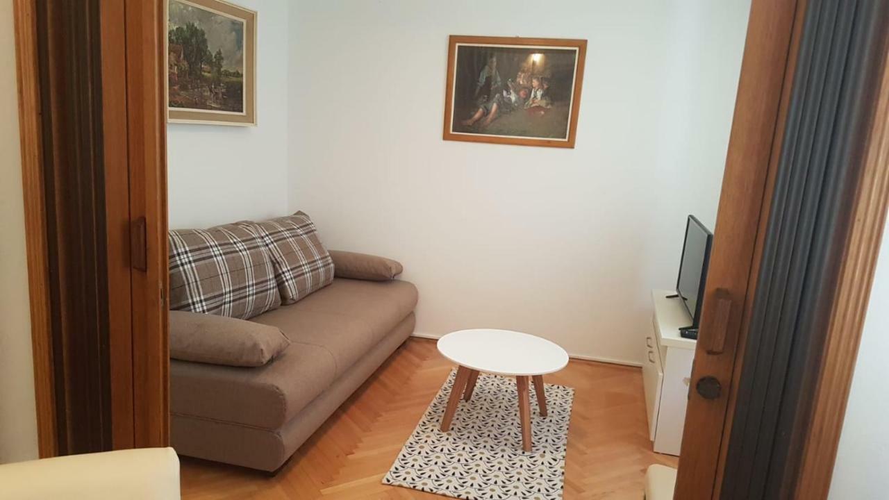 Apartman Lucijan Kaštela Eksteriør billede