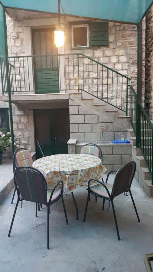 Apartman Lucijan Kaštela Eksteriør billede